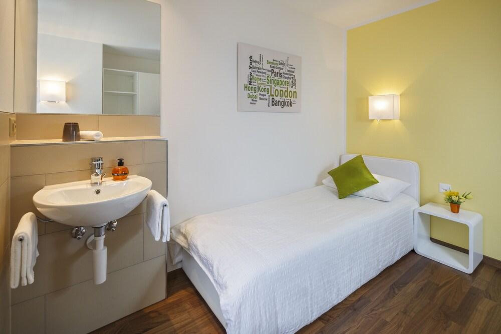 Otel Familie Hugenschmidt Zürih